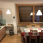 El Tarik アパート